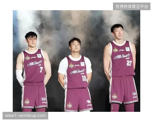 曾凡博从伤病中走出后状态回升,其潜力让他成功入选常规赛第二阵容 曾凡博从伤病中走出后状态回升,其潜力让他成功入选常规赛第二阵容